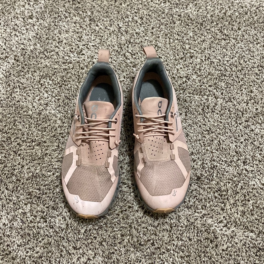Pink on cloud tennis shoes!